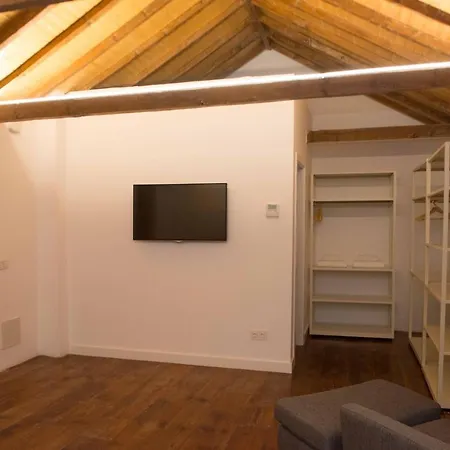 Hostel Jacio House *