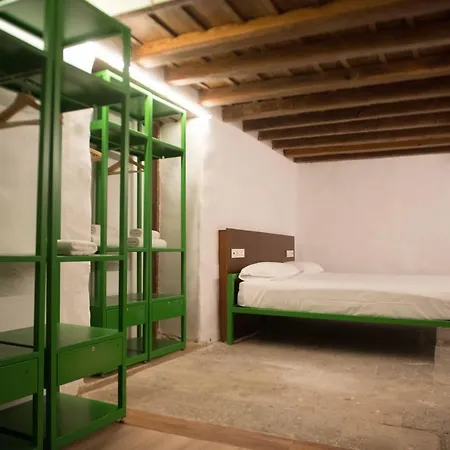 Hostel Jacio House *