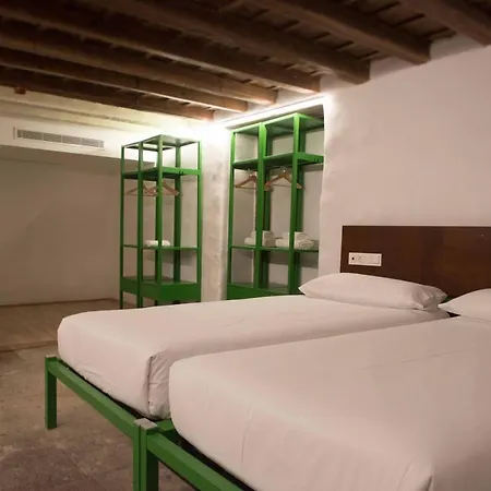 Hostel Jacio House *